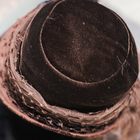 Lord & Taylor Victorian VTG 1940s Steampunk Style Velvet Lace Net Riding Top Hat - Picture 10 of 15